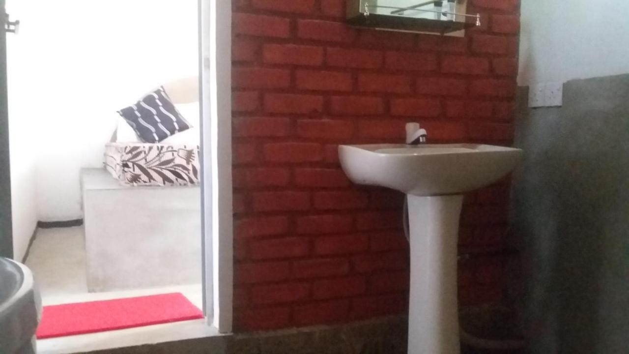 Angry Birds Homestay Habarana Extérieur photo