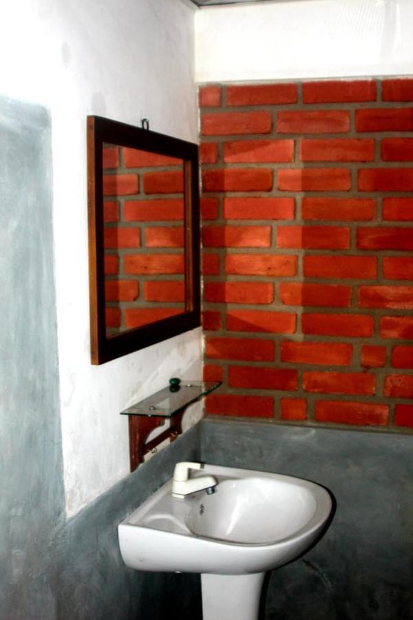Angry Birds Homestay Habarana Extérieur photo