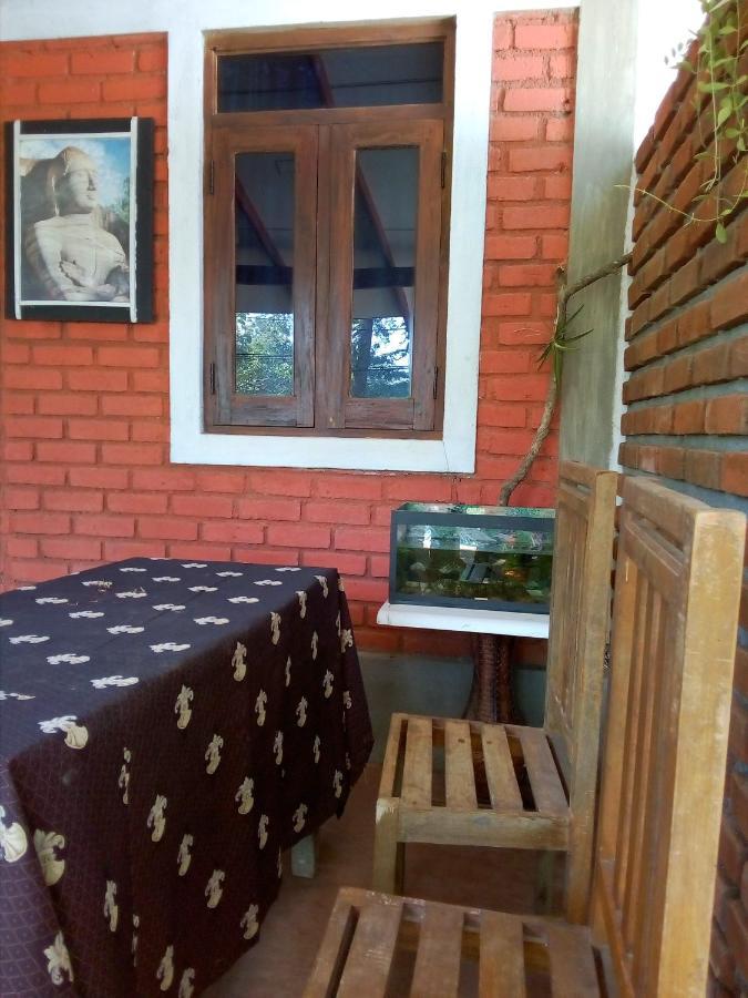 Angry Birds Homestay Habarana Extérieur photo