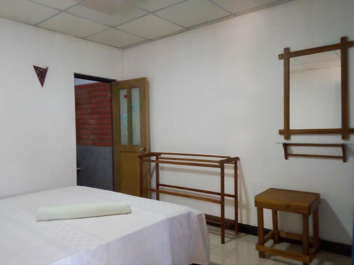 Angry Birds Homestay Habarana Extérieur photo