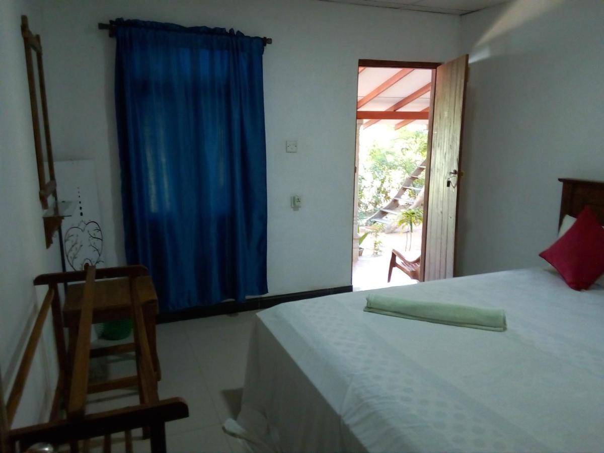 Angry Birds Homestay Habarana Extérieur photo